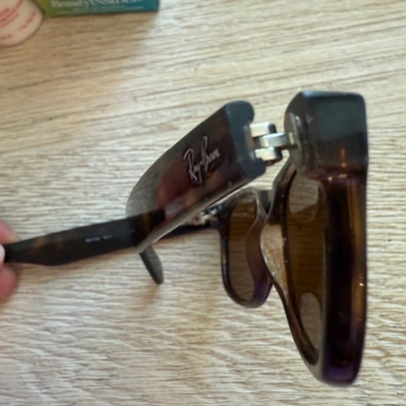 Pre-loved Ray Ban New Style Wayfarers in Brown Tortoise Shell with Brown Lenses - Picture 5 of 6